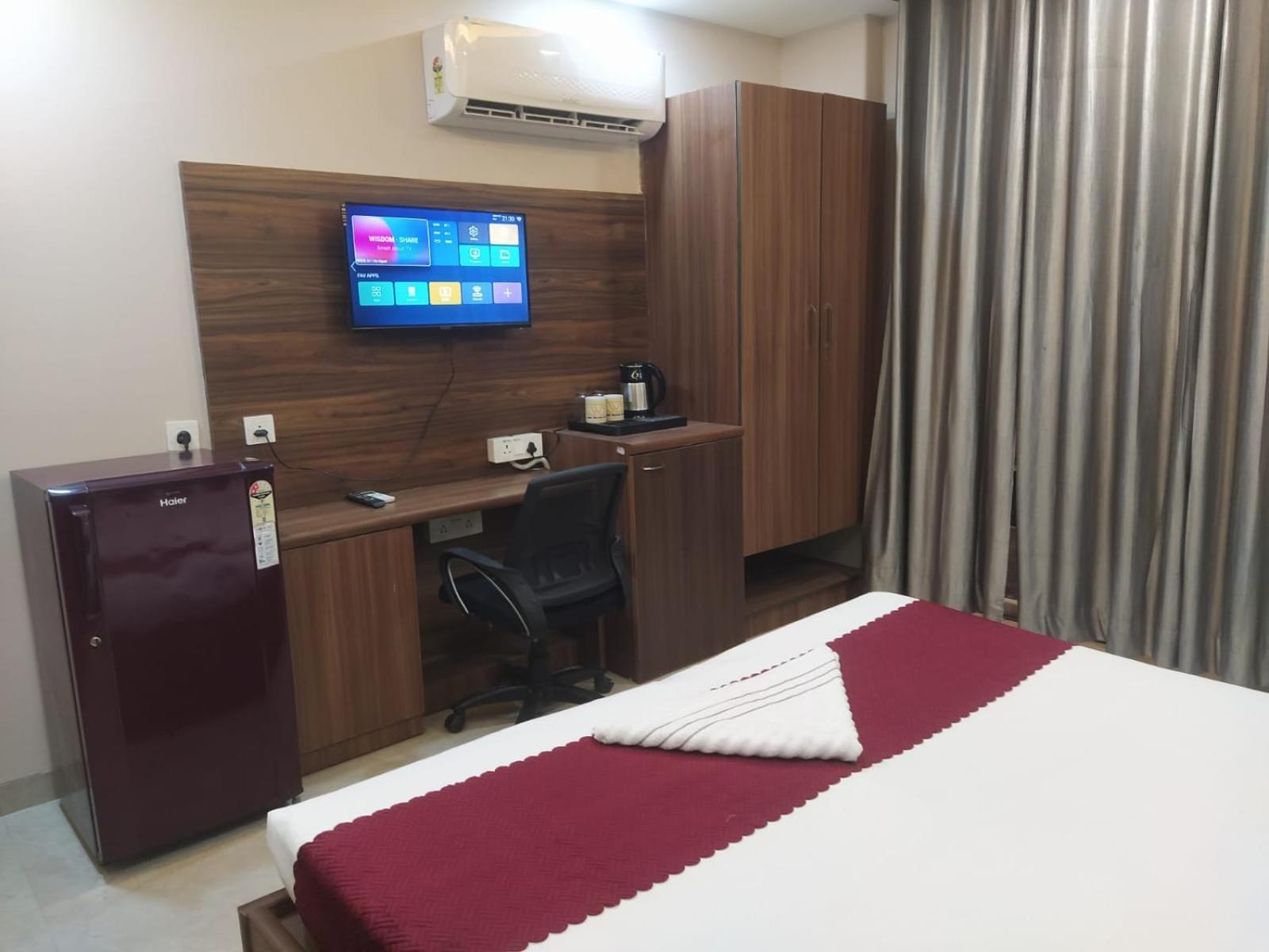 Limewood Stay - Near Golf Course Road คูร์เคาน์ ภายนอก รูปภาพ
